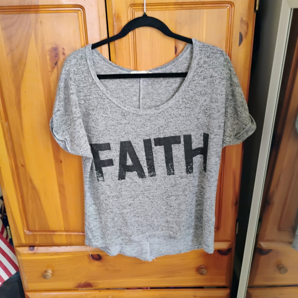 Gray 'FAITH' Short Sleeve Tee